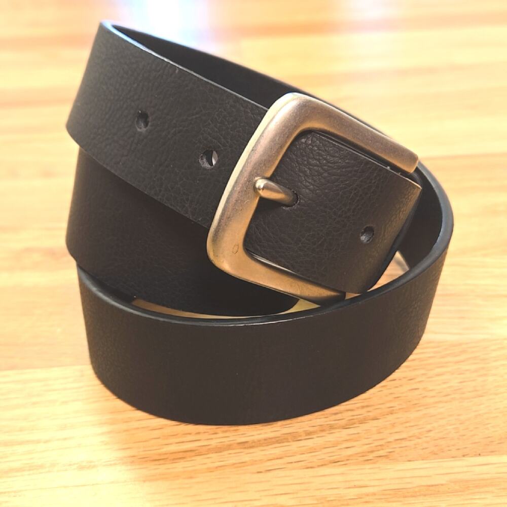 Men's Black Genuine Leather Belt, Silver Toned Buckle size 40